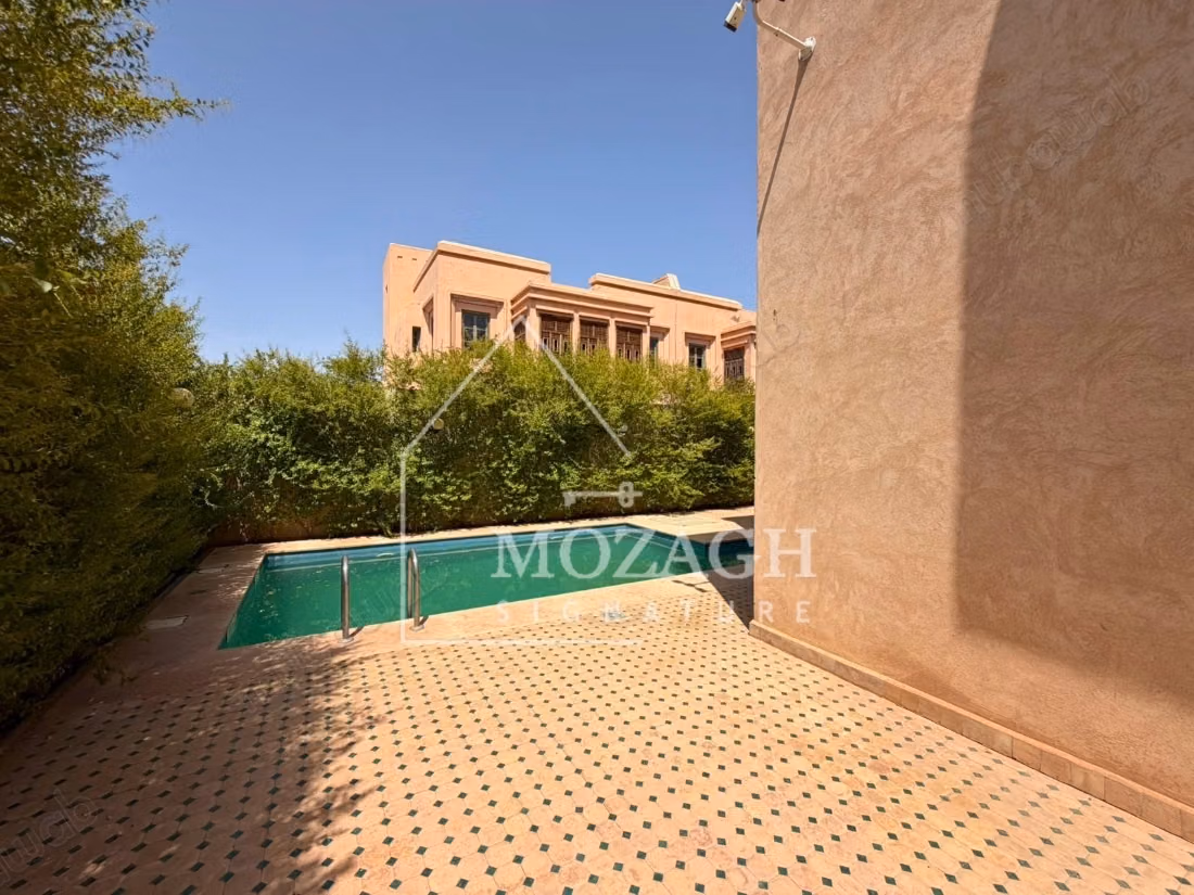 Magnifique villa 400 m² avec piscine privée Targa