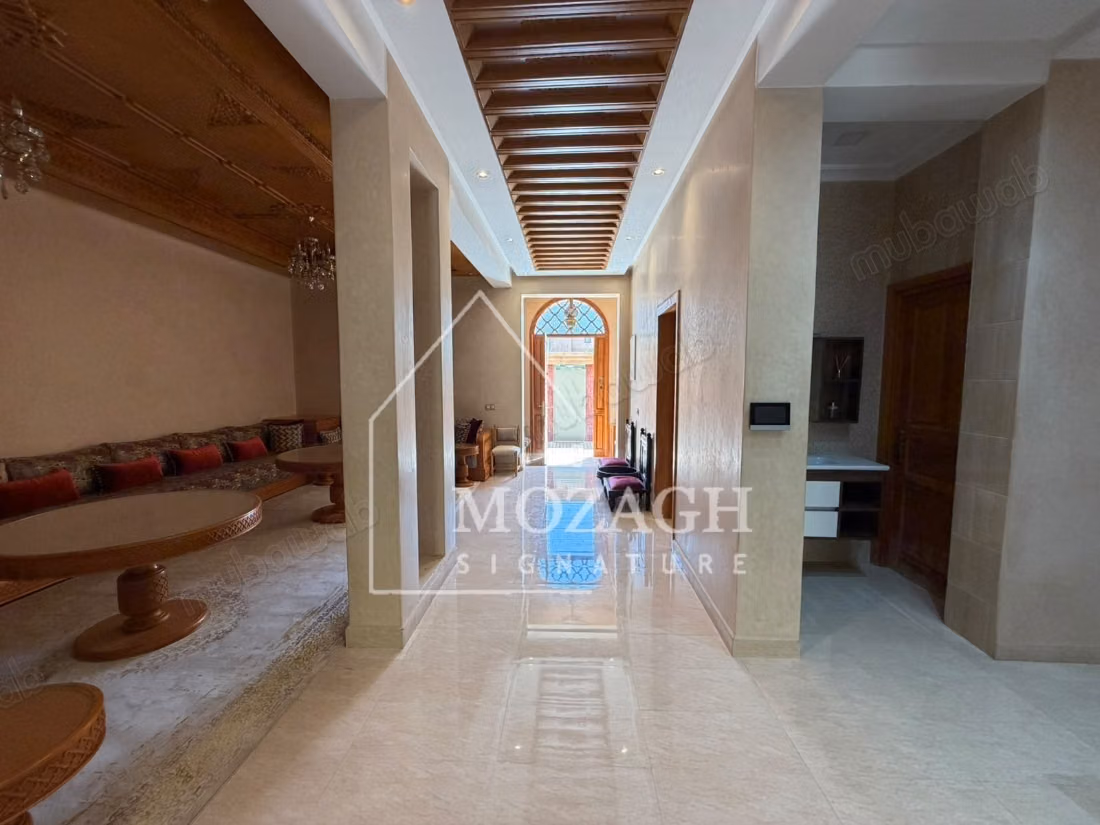 Magnifique villa 400 m² avec piscine privée Targa
