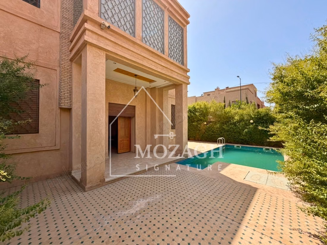 Magnifique villa 400 m² avec piscine privée Targa