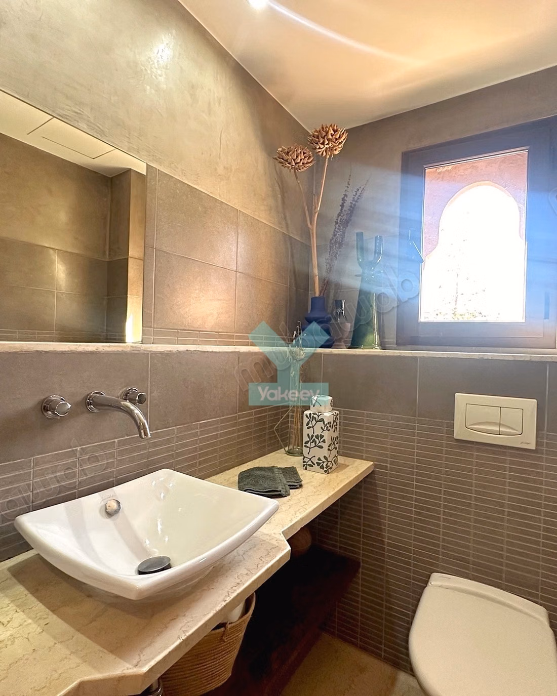 Apartment for sale in Riad Al Atlas. 4 beautiful rooms. With Lift, Balcony