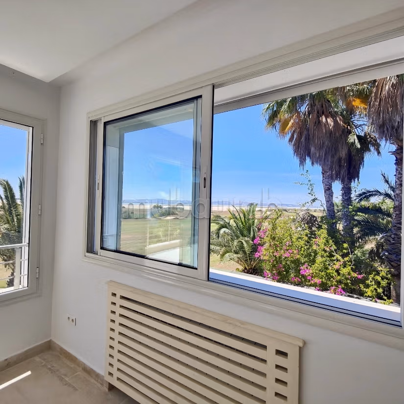 Appartement avec piscine et vue sur mer à la Marsa