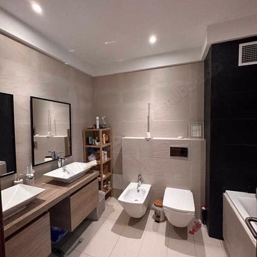 Apartment for sale. Area of 229 m². Parking spaces and beautiful garden
