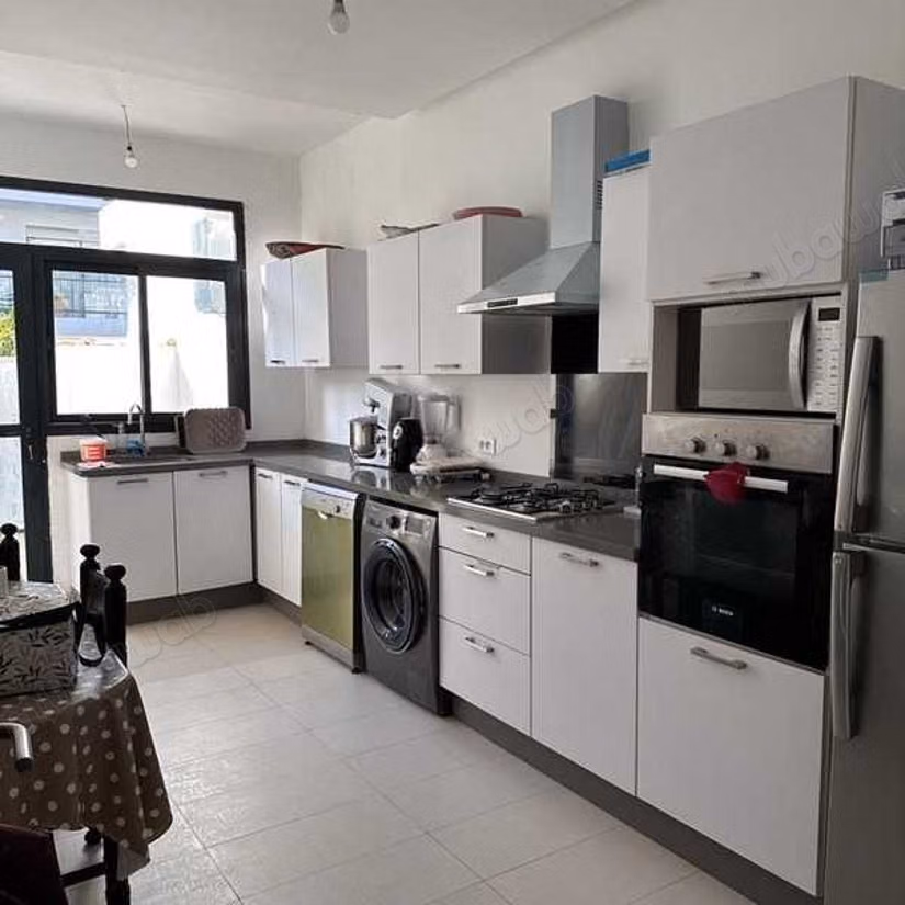 Apartment for sale. Area of 229 m². Parking spaces and beautiful garden