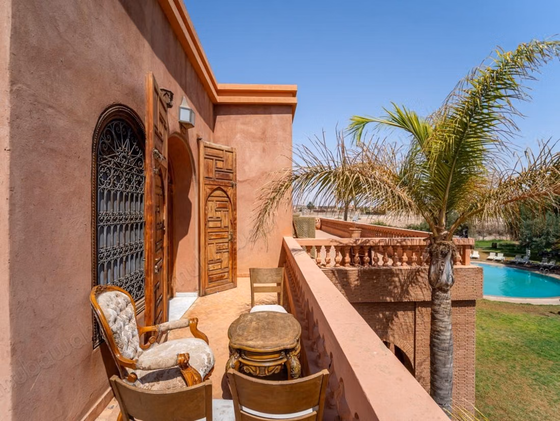 Vente villa de luxe à Marrakech. 
12 belles chambres. 
Meublé