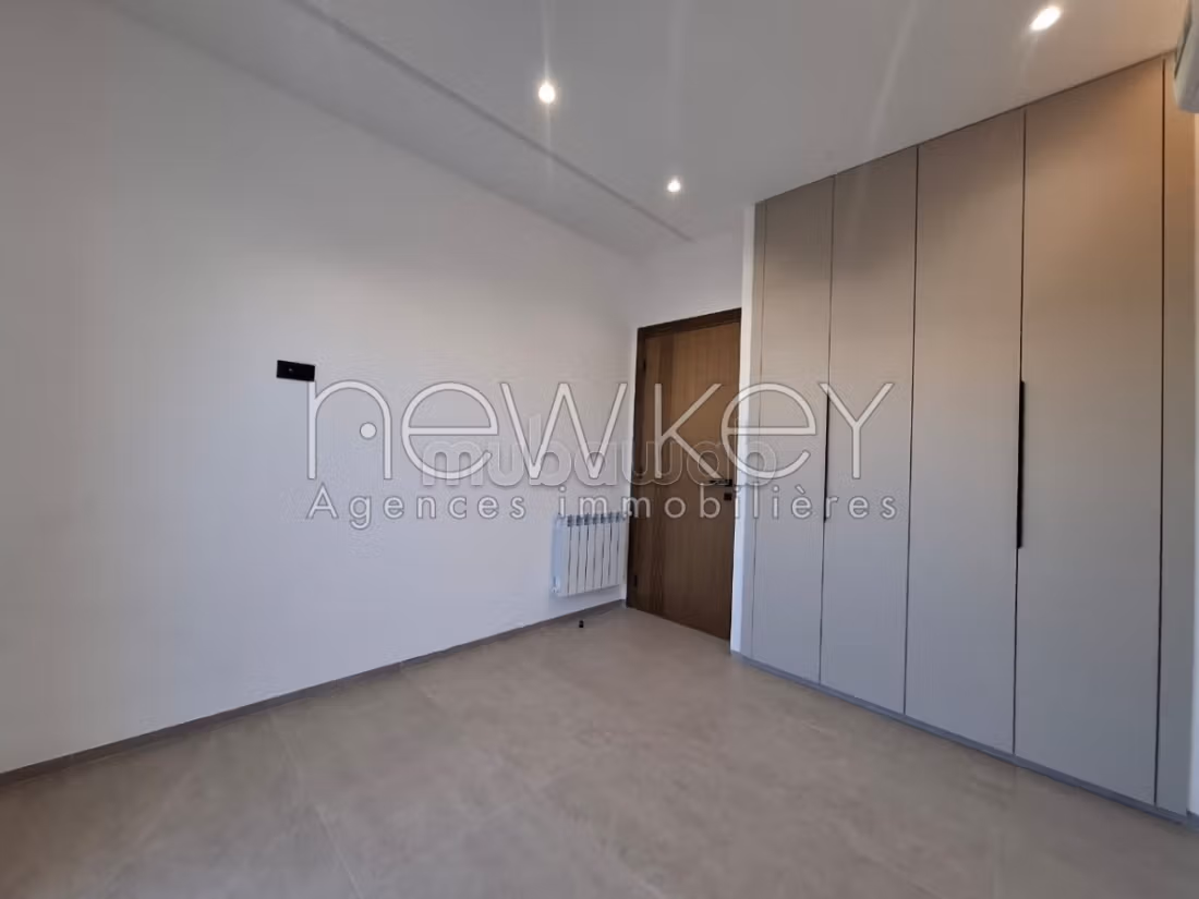 Appartement S2 avec jardin à La Soukra