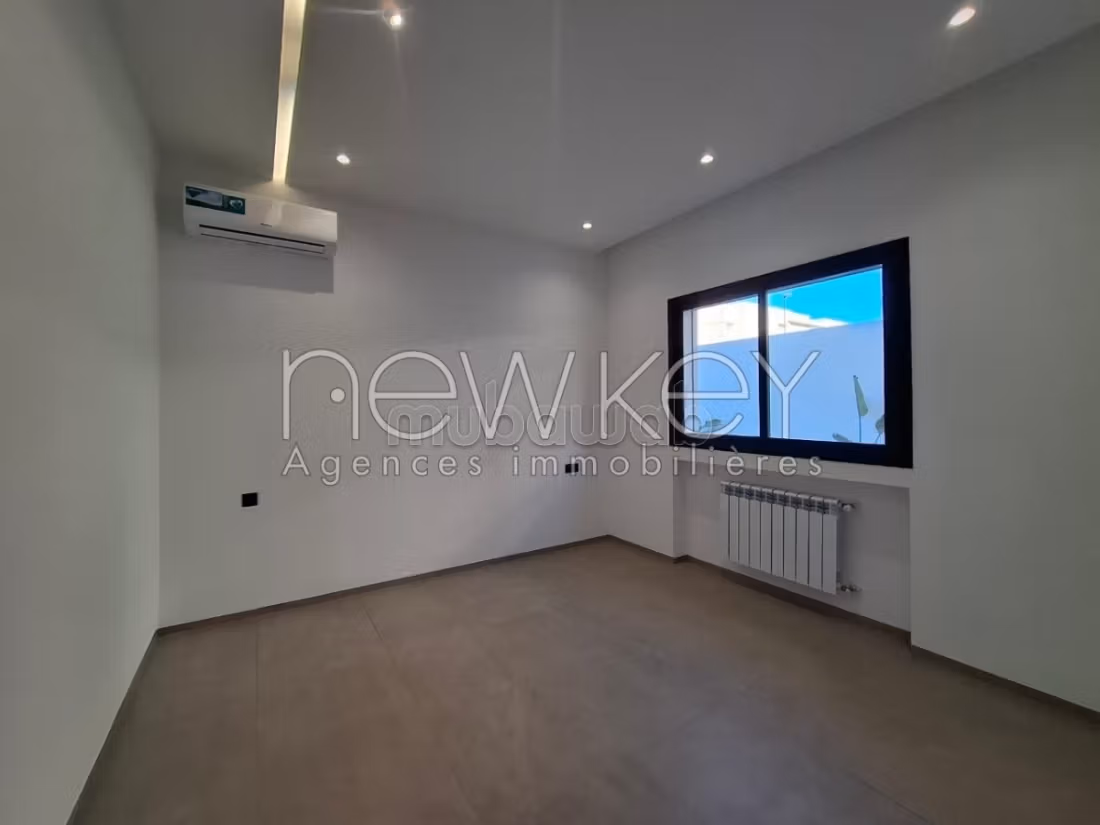 Appartement S2 avec jardin à La Soukra
