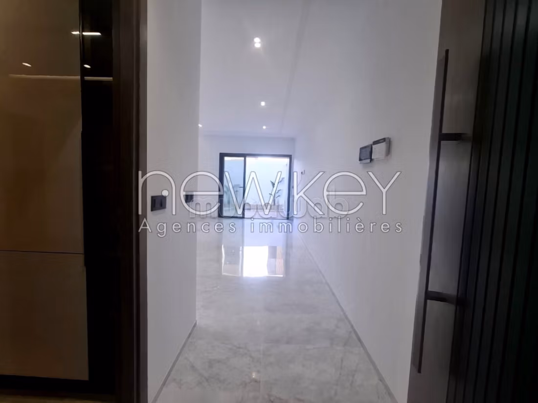 Appartement S2 avec jardin à La Soukra