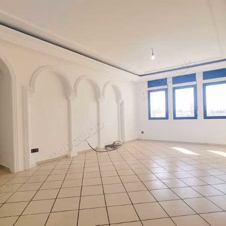 Great apartment for rent in La Gironde. 2 lovely rooms. With Lift, Carpark