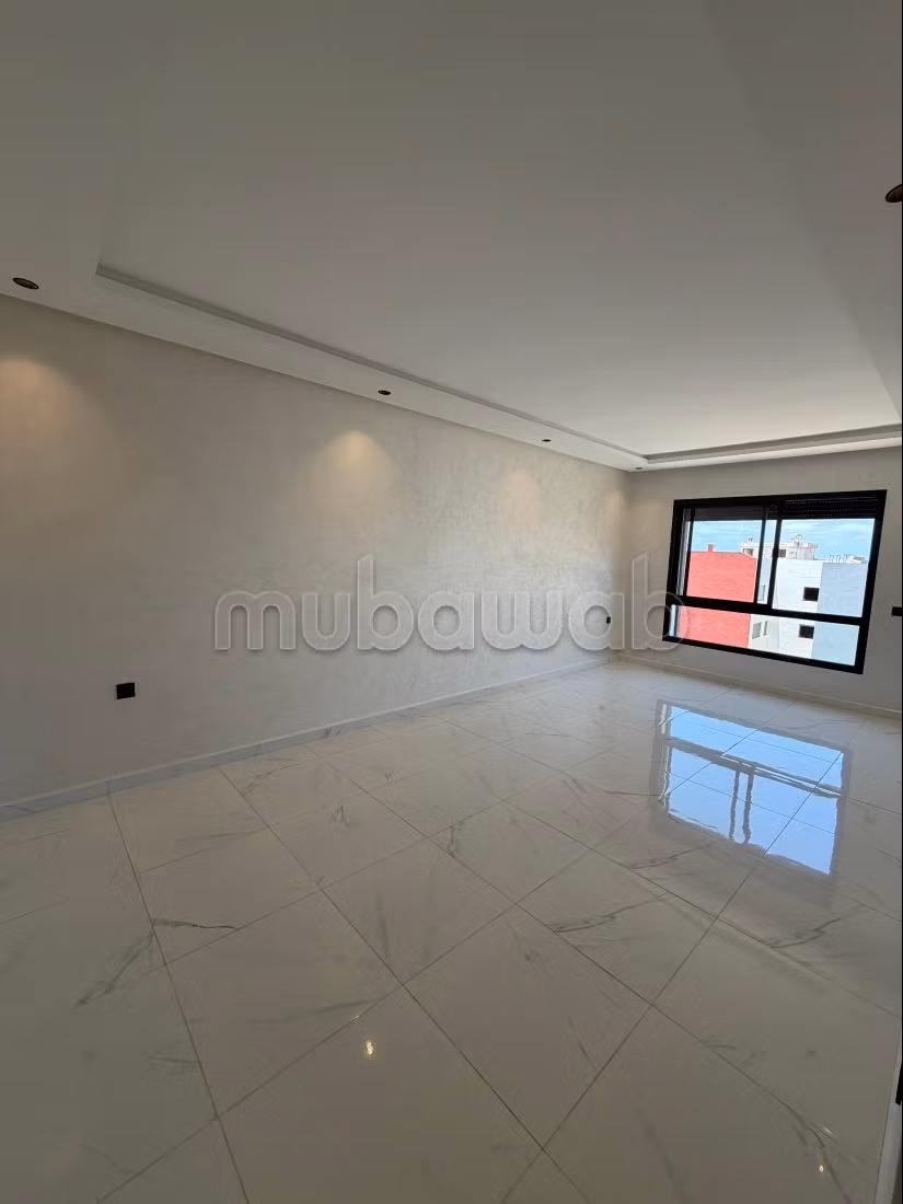 Bonito piso en venta. 2 dormitorios. Con Ascensor, balcón
