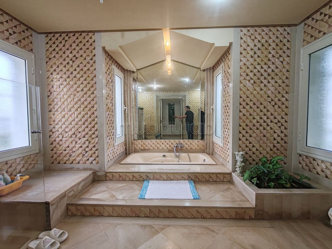 A vendre une villa à manar 1