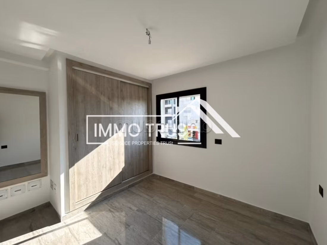 Appartement S1 avec terrasse à La Soukra