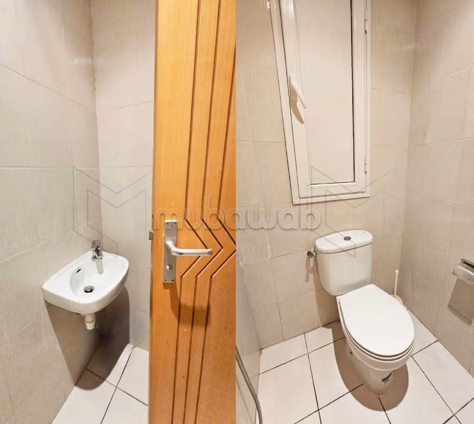 Offices for sale in La Marsa. Small area 55 m². With Lift, Carpark