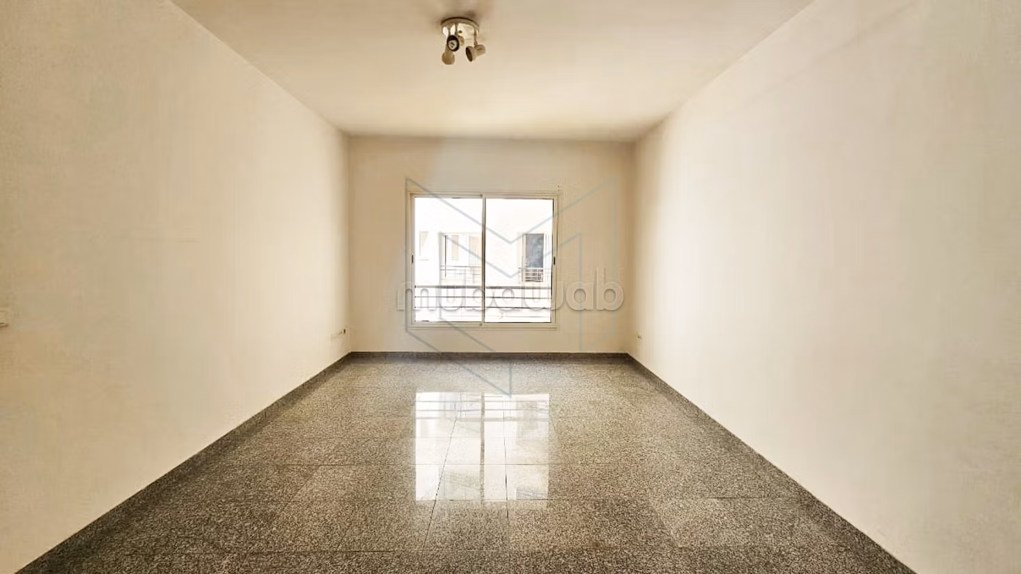 Offices for sale in La Marsa. Small area 55 m². With Lift, Carpark