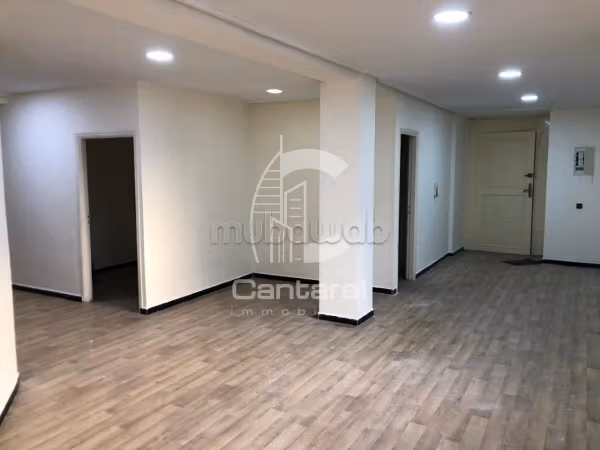 Ufficio disponibile in affitto a Centre Ville. Superficie 144 m². Posto auto privato