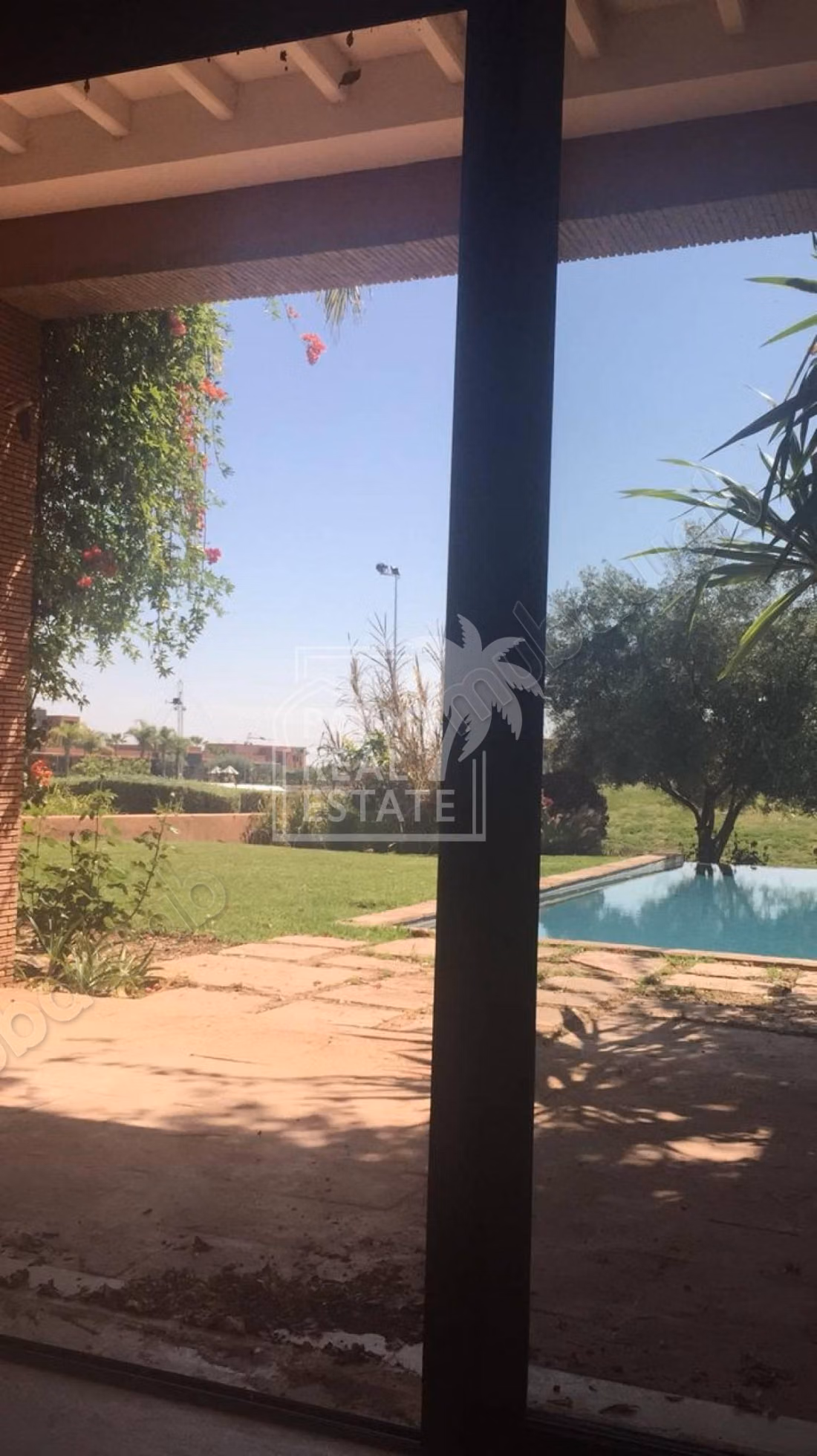 Villa's en luxe woningen te koop in Route de l'Ourika. 4 Ruimtes. Met zwembad en airconditioning