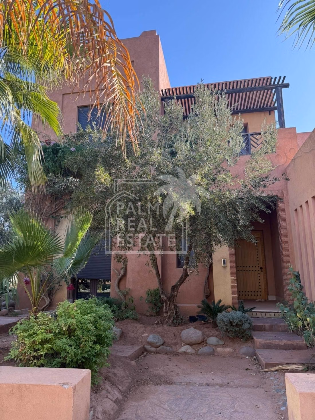 Villa's en luxe woningen te koop in Route de l'Ourika. 4 Ruimtes. Met zwembad en airconditioning