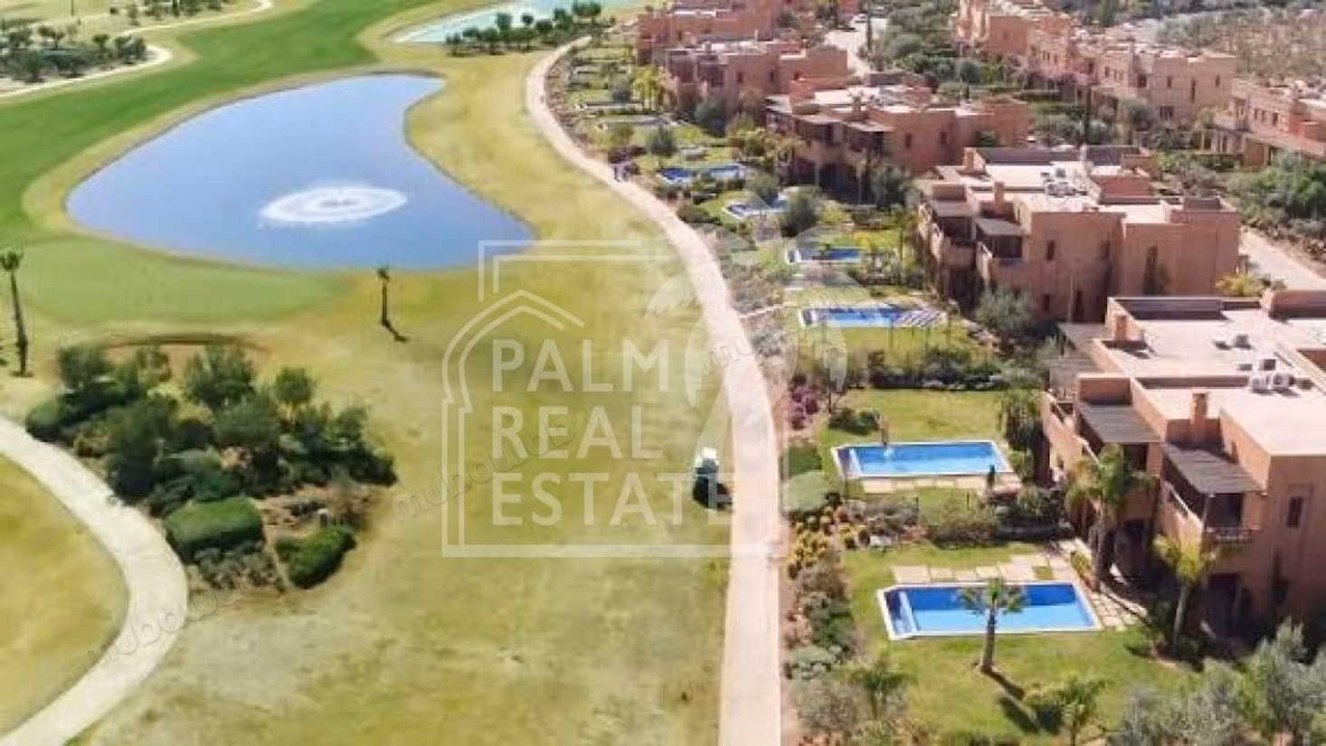 Villa's en luxe woningen te koop in Route de l'Ourika. 4 Ruimtes. Met zwembad en airconditioning