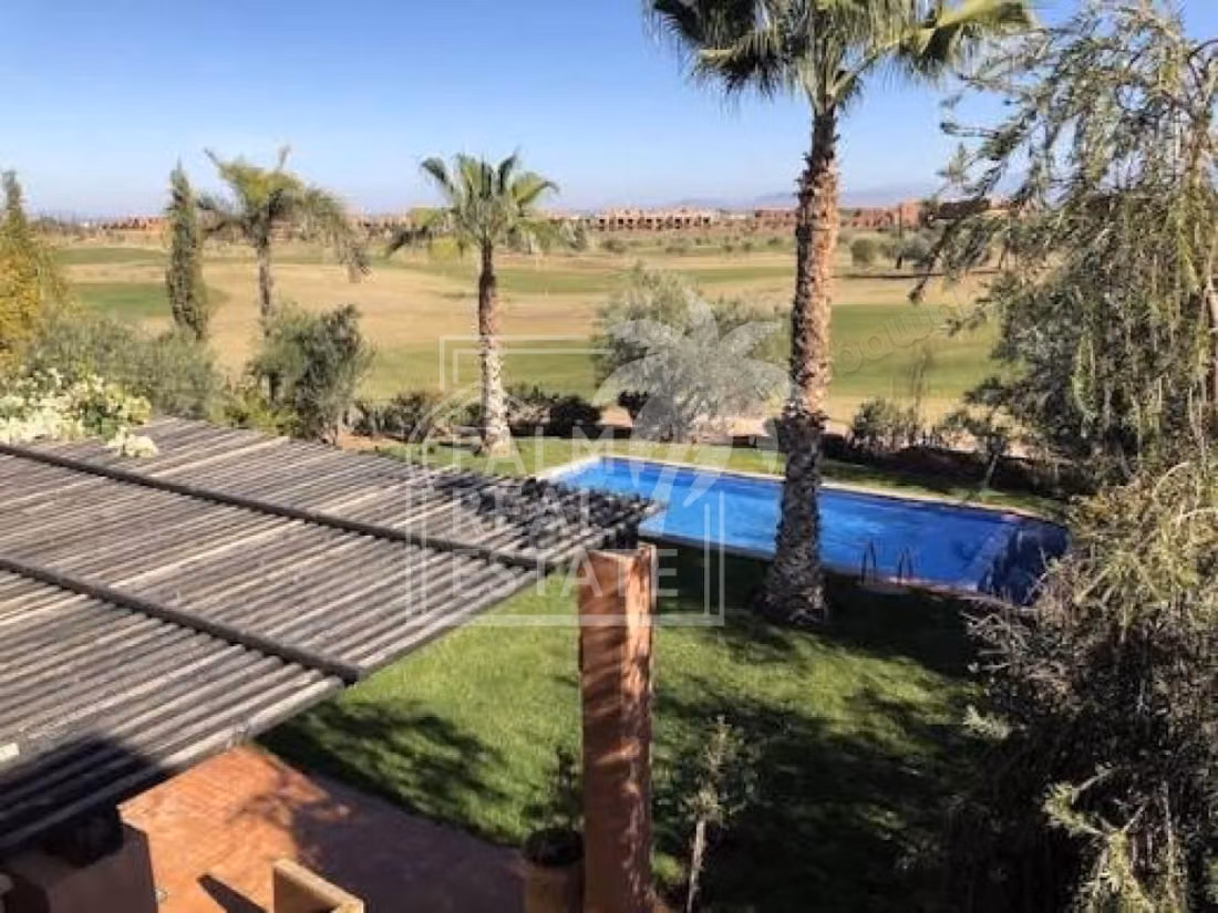 Villa's en luxe woningen te koop in Route de l'Ourika. 4 Ruimtes. Met zwembad en airconditioning
