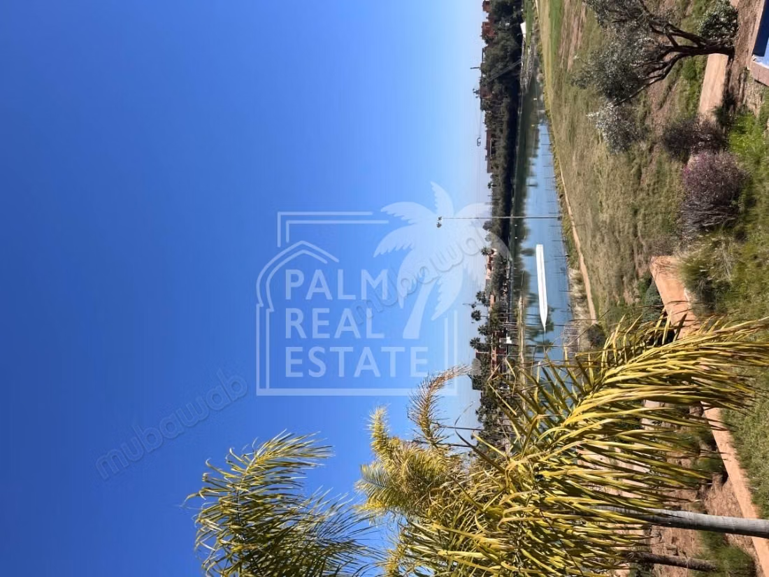 Villa's en luxe woningen te koop in Route de l'Ourika. 4 Ruimtes. Met zwembad en airconditioning
