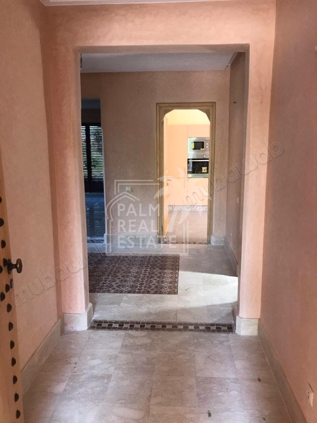 Villa's en luxe woningen te koop in Route de l'Ourika. 4 Ruimtes. Met zwembad en airconditioning