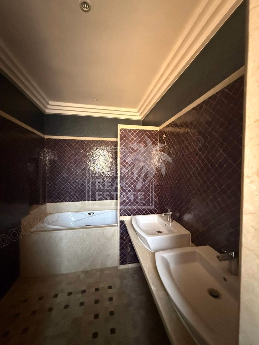 Villa's en luxe woningen te koop in Route de l'Ourika. 4 Ruimtes. Met zwembad en airconditioning