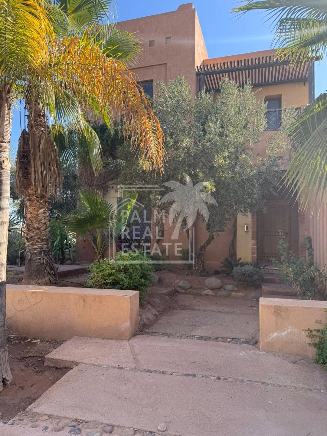 Villa's en luxe woningen te koop in Route de l'Ourika. 4 Ruimtes. Met zwembad en airconditioning
