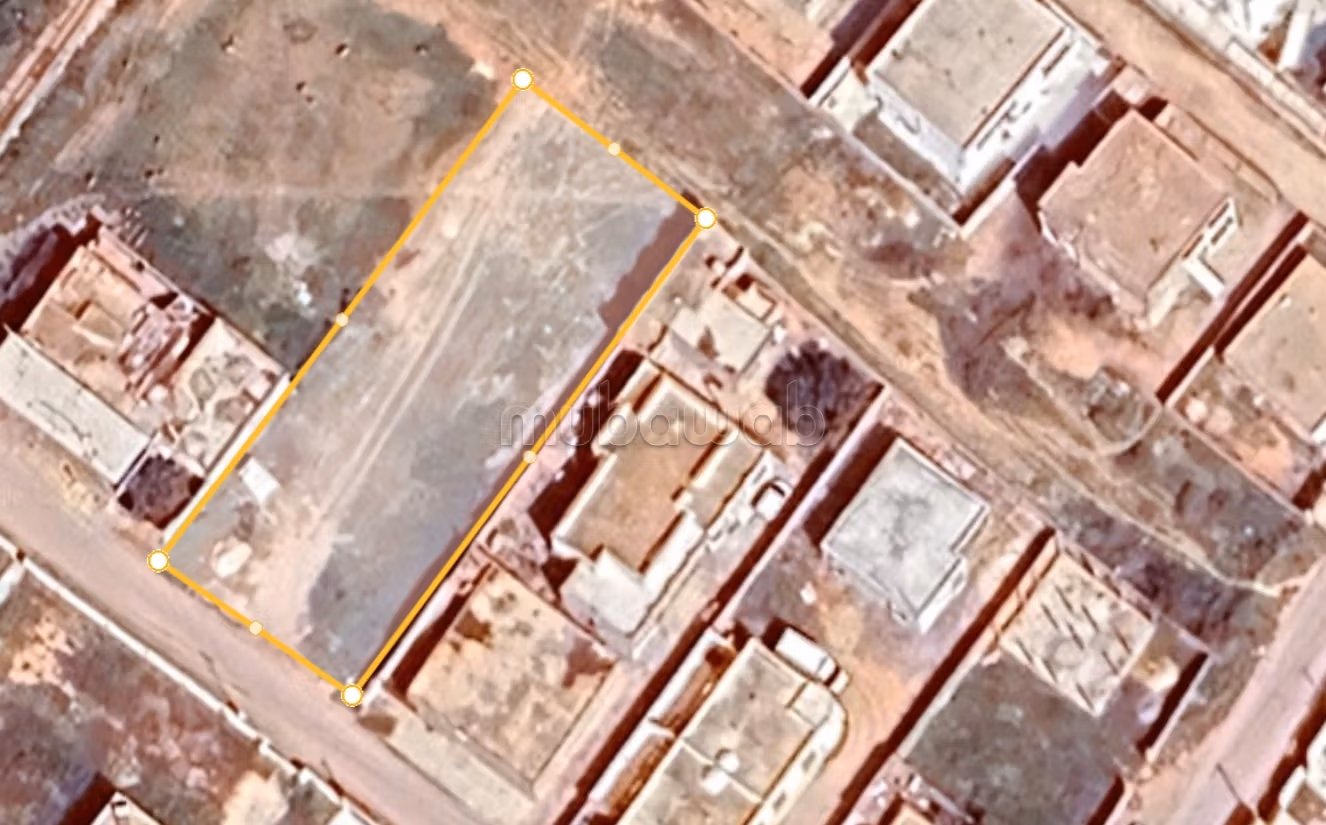 Bel terreno in vendita. Superficie di 300 m²