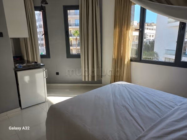 Appartement à louer à Gauthier. 
1 belle chambre. 
Bien meublé