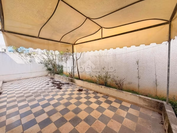 Apartment for sale in La Marsa. Small area 151 m². Cellar, Large terrace