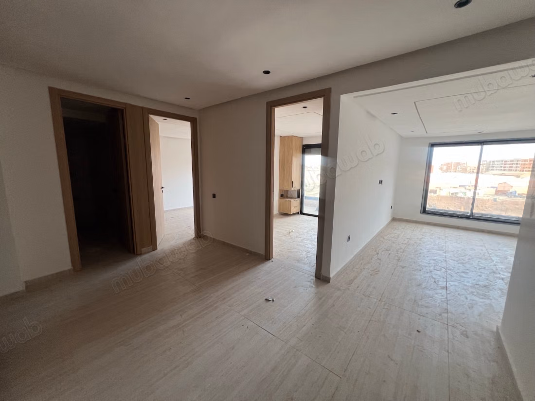 High quality house for sale in Route de Tahanaout. 5 large rooms. Gardeners, Large terrace