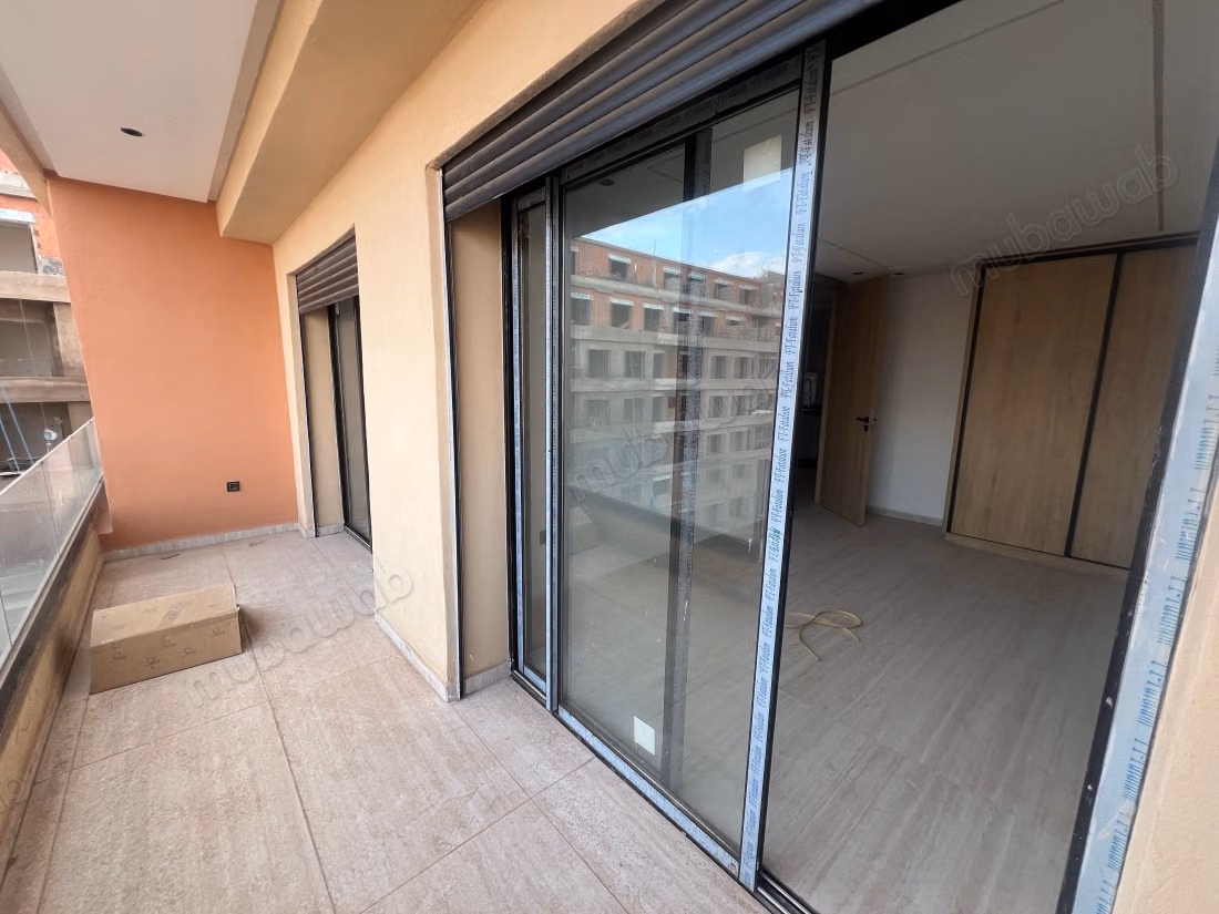 High quality house for sale in Route de Tahanaout. 5 large rooms. Gardeners, Large terrace