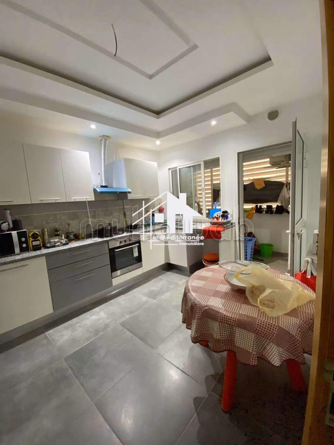 A vendre appartement S2 hst à Beb Saadoun