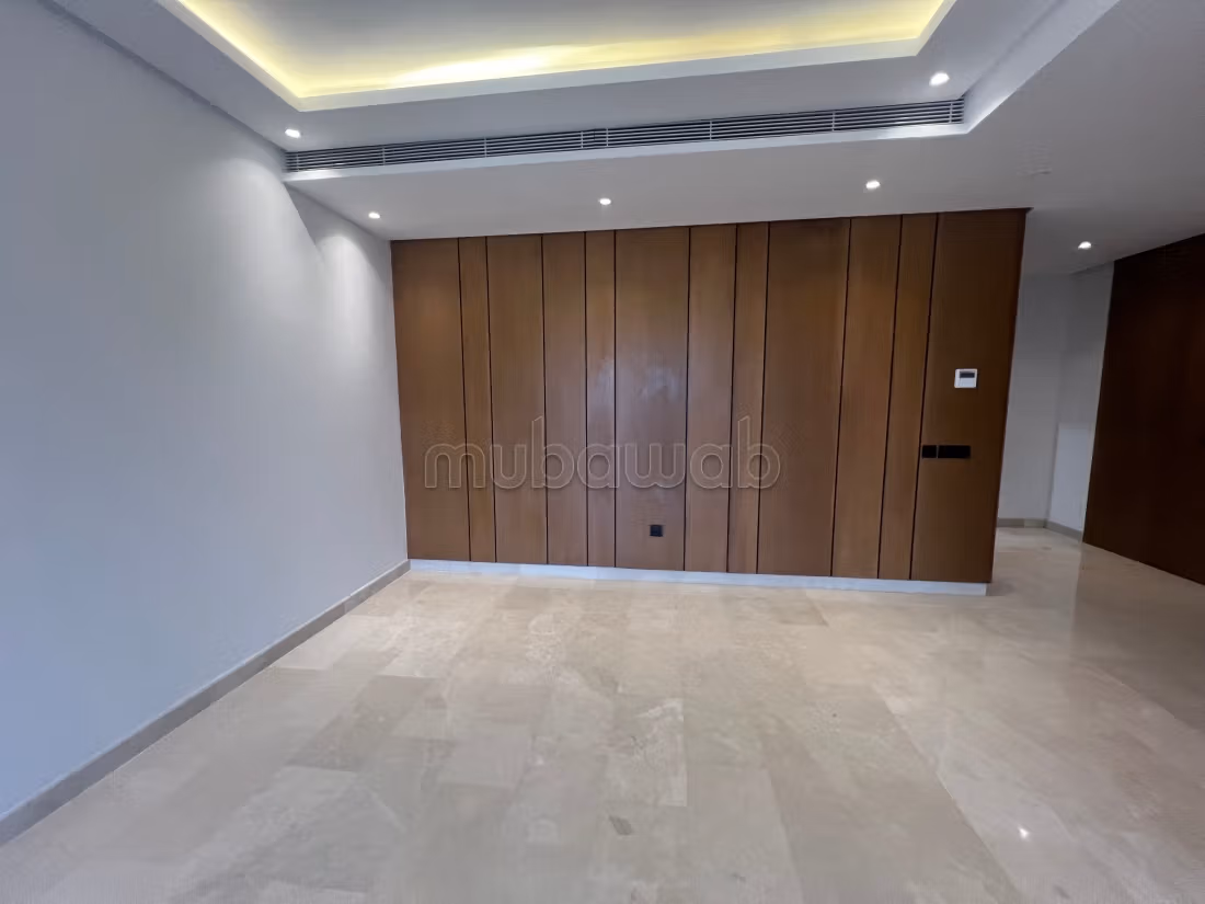 Très bel appartement 2 chambres vide a CFC — 6