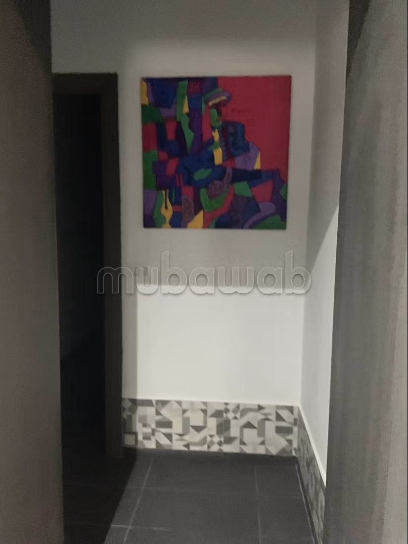 Offices for rent in Sidi Daoued. Large area 270 m². Closed residence