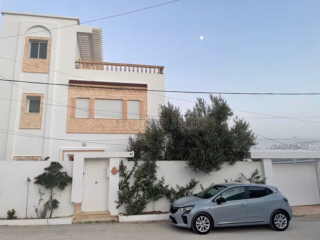 Vente villa de luxe à Hammamet Nord. 4 belles chambres. Meublé