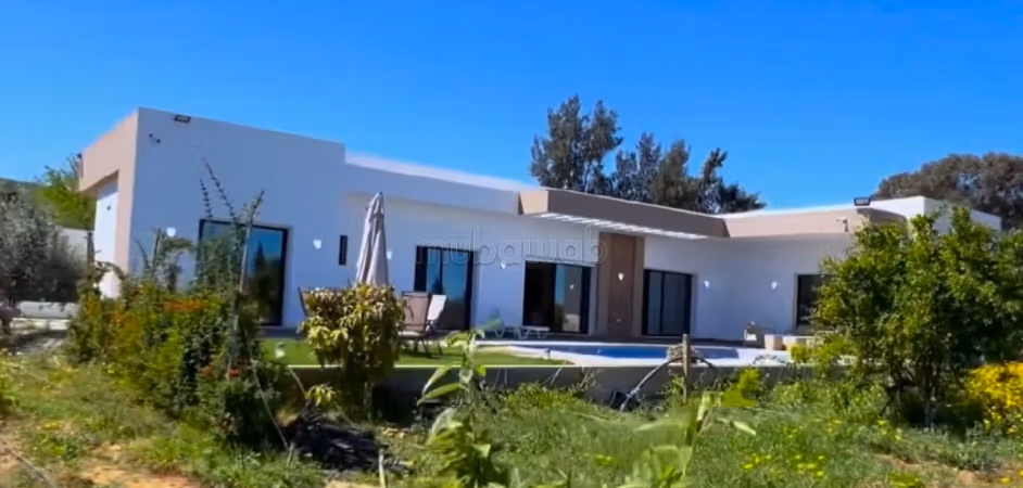 Villa de charme grombalia sur 1 hectare d'olivier