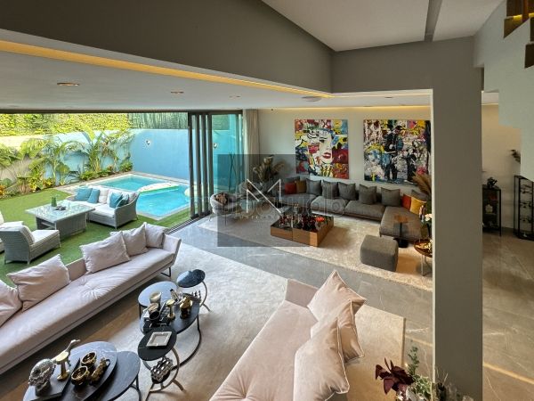 Casa de lujo en venta en Ain Diab Extension. 5 habitaciones confortables. Impresionante vista al mar, doble acristalamiento