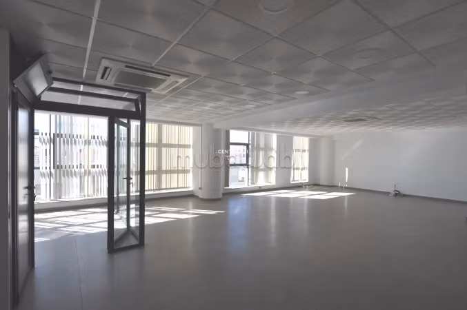 Ufficio in affitto a Quartier du Parc. Superficie totale 97 m²