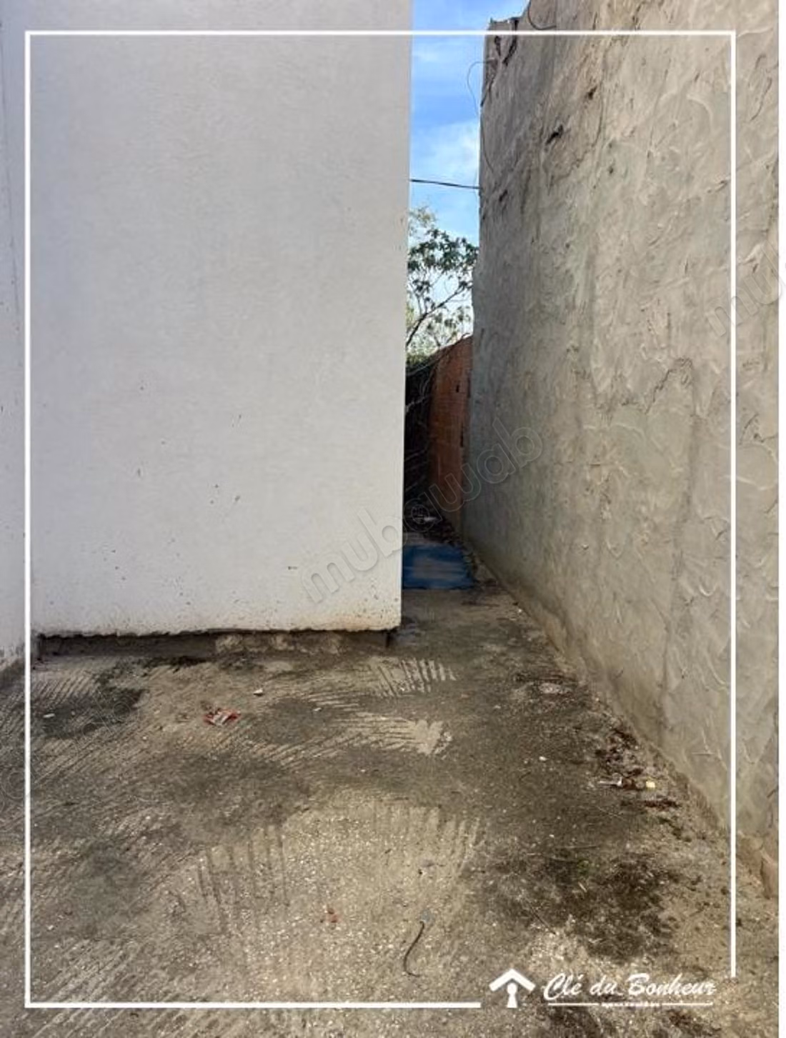 Deux appartements inachevés à chotrana 1