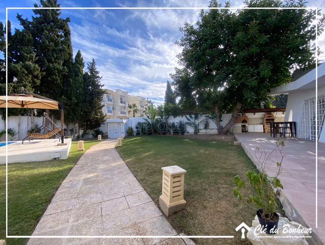 Superbe Villa avec piscine à La Soukra