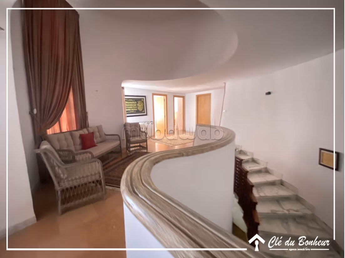 Superbe Villa avec piscine à La Soukra