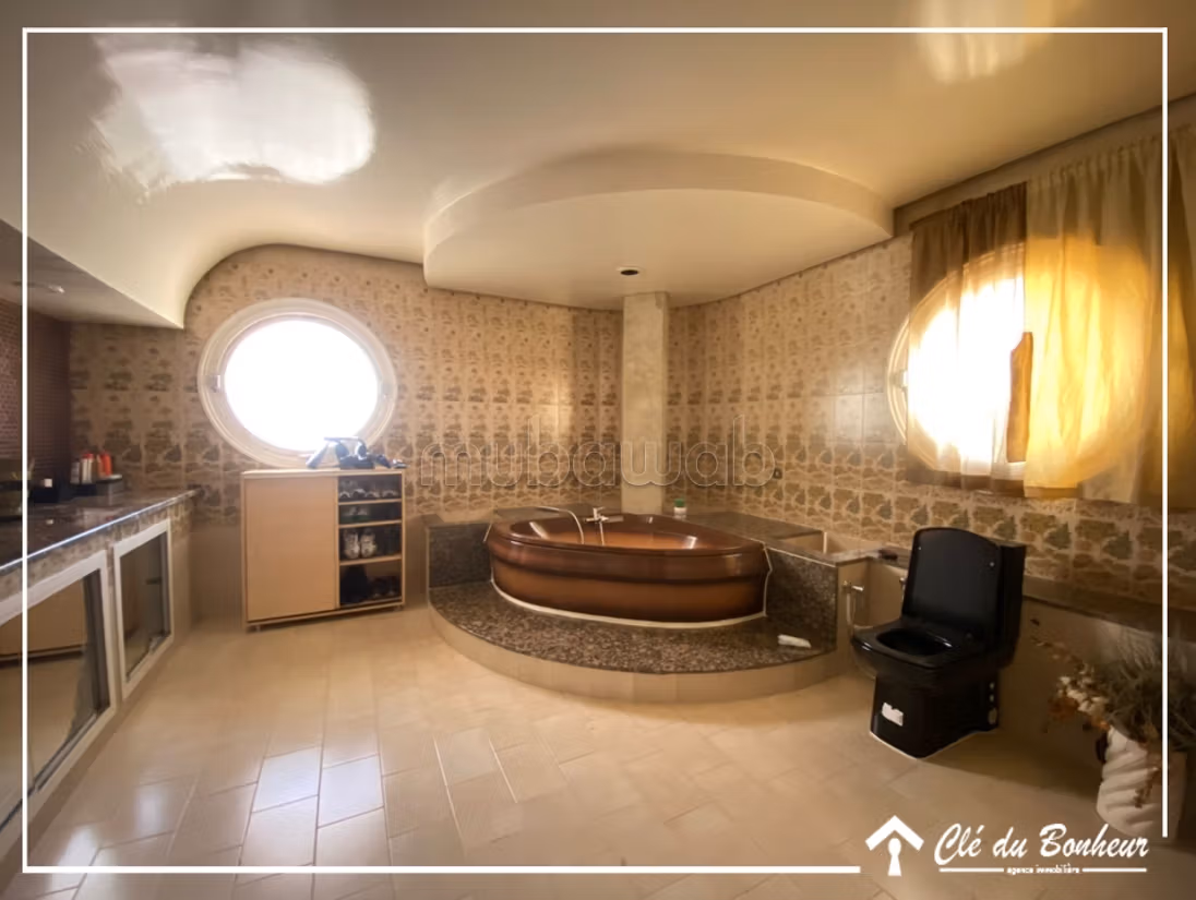 Superbe Villa avec piscine à La Soukra