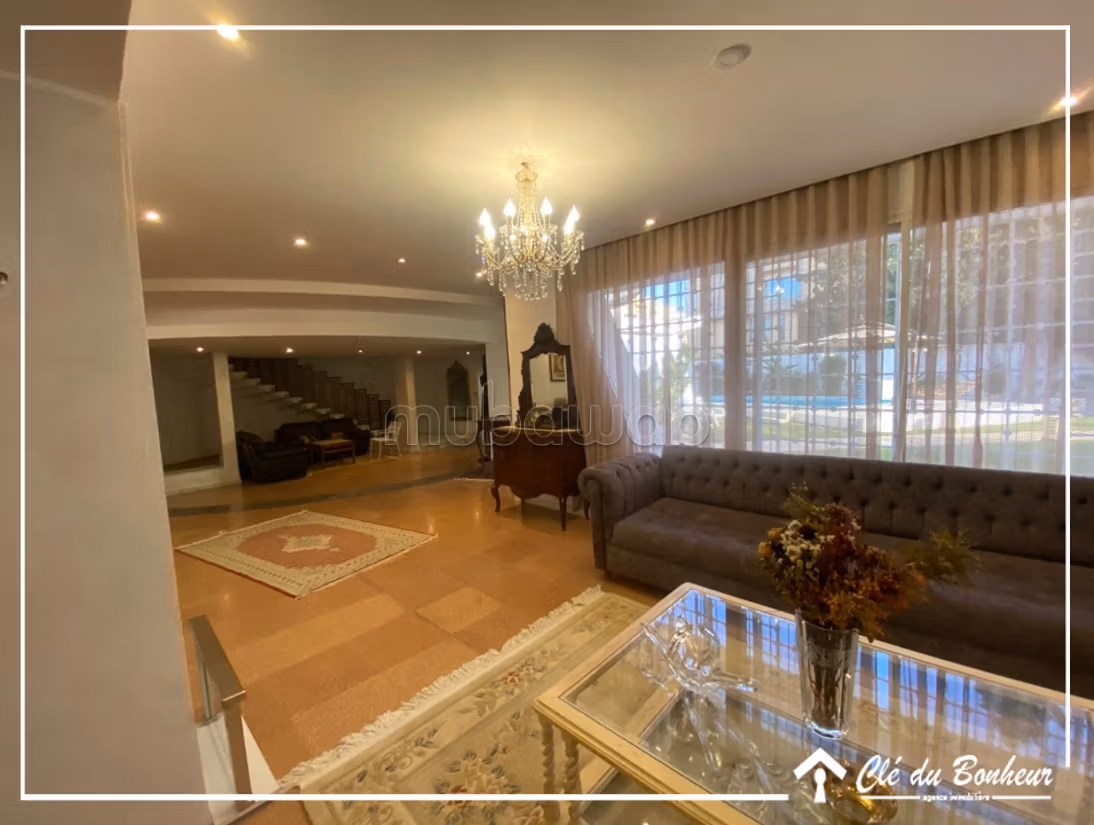 Superbe Villa avec piscine à La Soukra