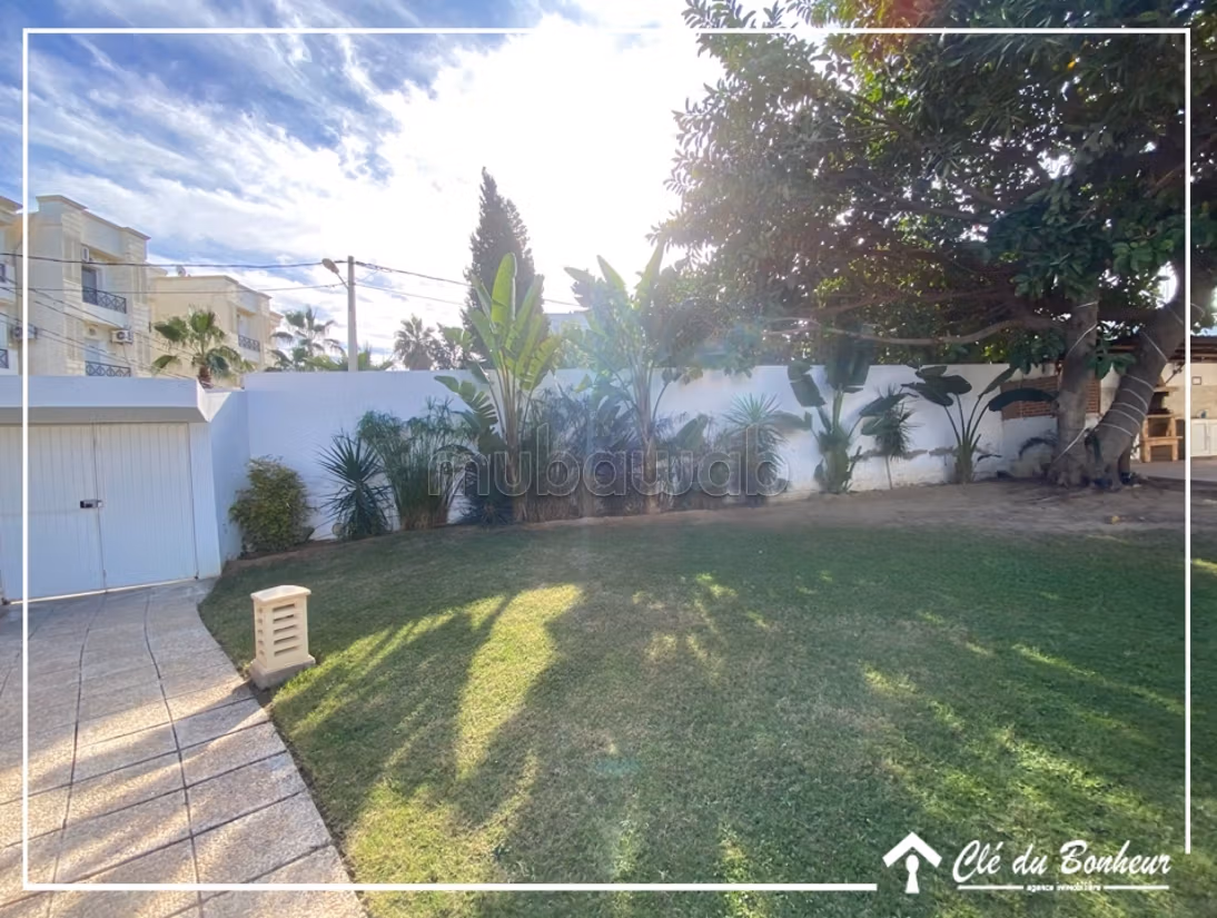 Superbe Villa avec piscine à La Soukra
