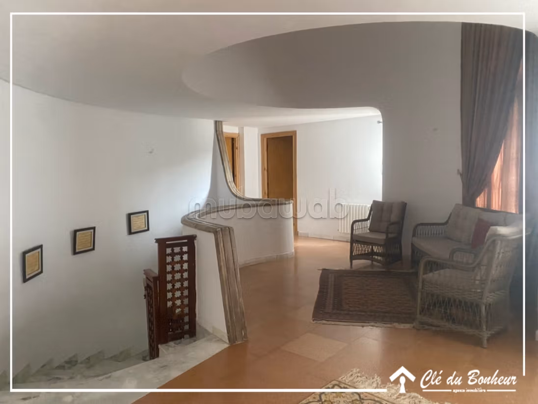 Superbe Villa avec piscine à La Soukra
