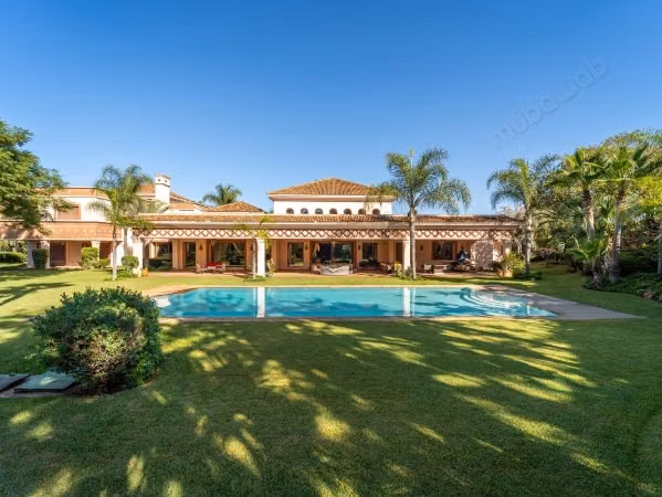 Suntuosa villa en venta en Souissi. 5 bonitas habitaciones. Doble acristalamiento y calefacción central