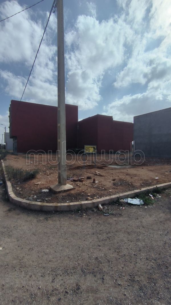 Terrain à vendre à zaeist Berkane.
Superficie 171 m² titré