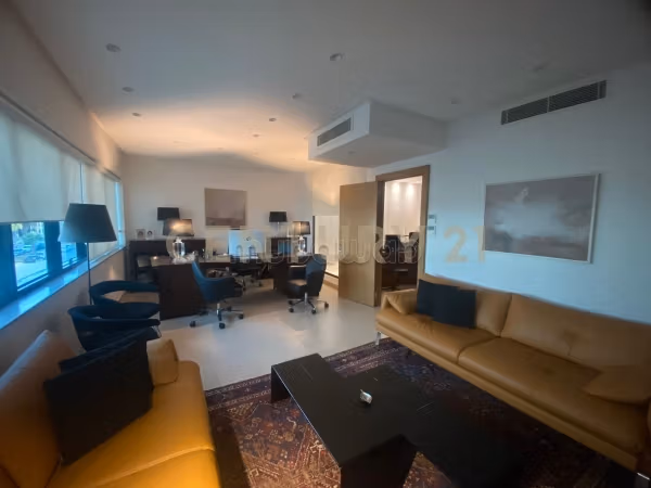 Comodo ufficio in affitto a Centre Urbain Nord. Superficie 103 m²