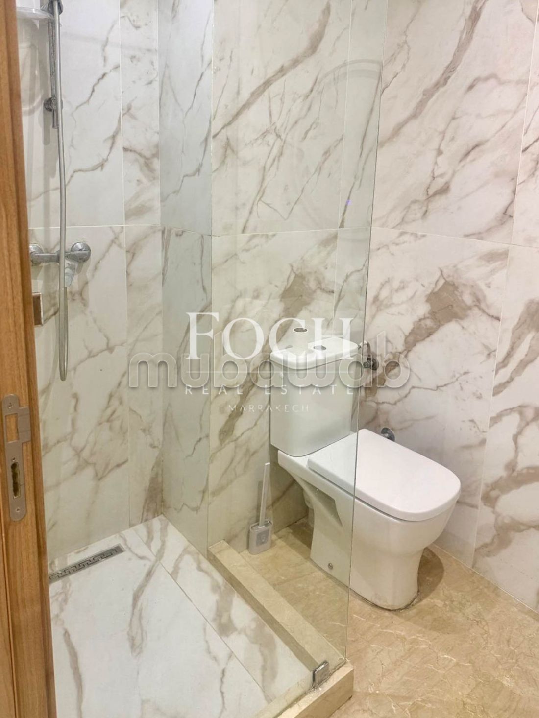 Neuf, Moderne, sous location