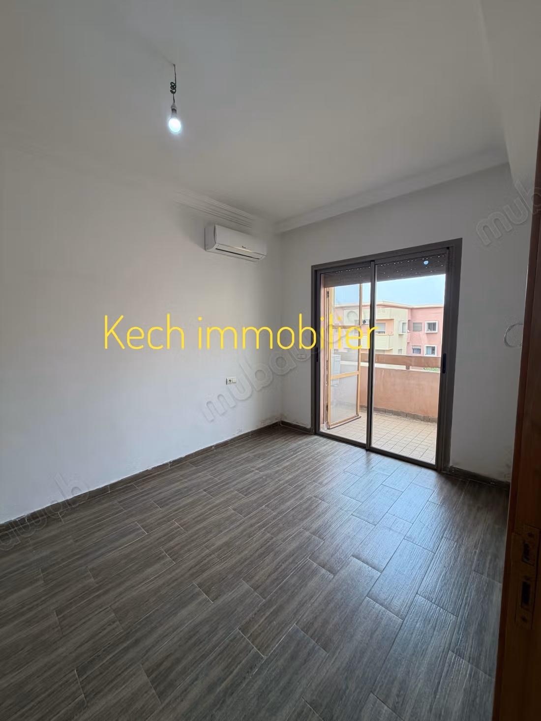 Joli appartement 2 chambres vide Targa